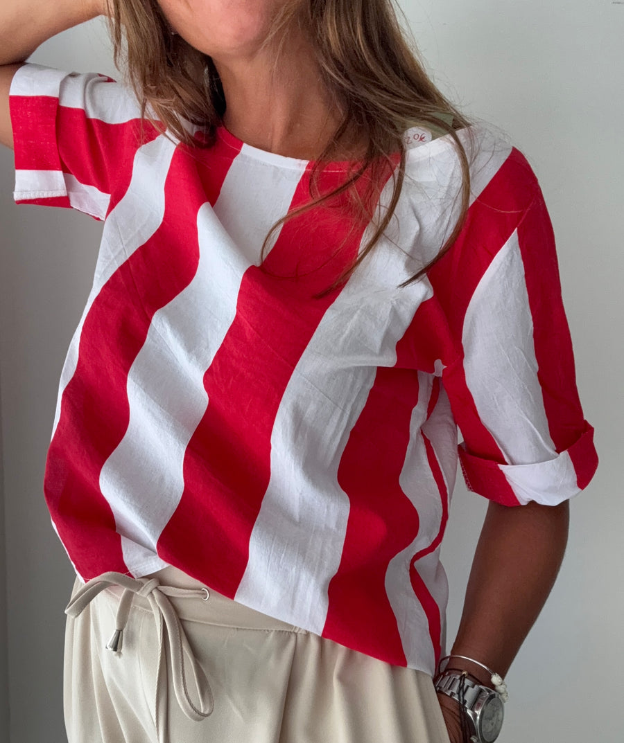 Blusa riscas vermelho