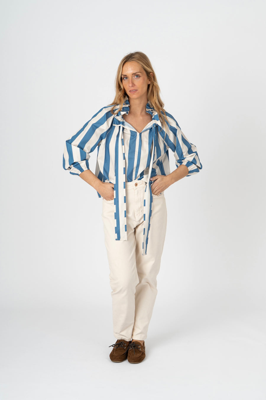 Blusa Listrada Azul com Laço