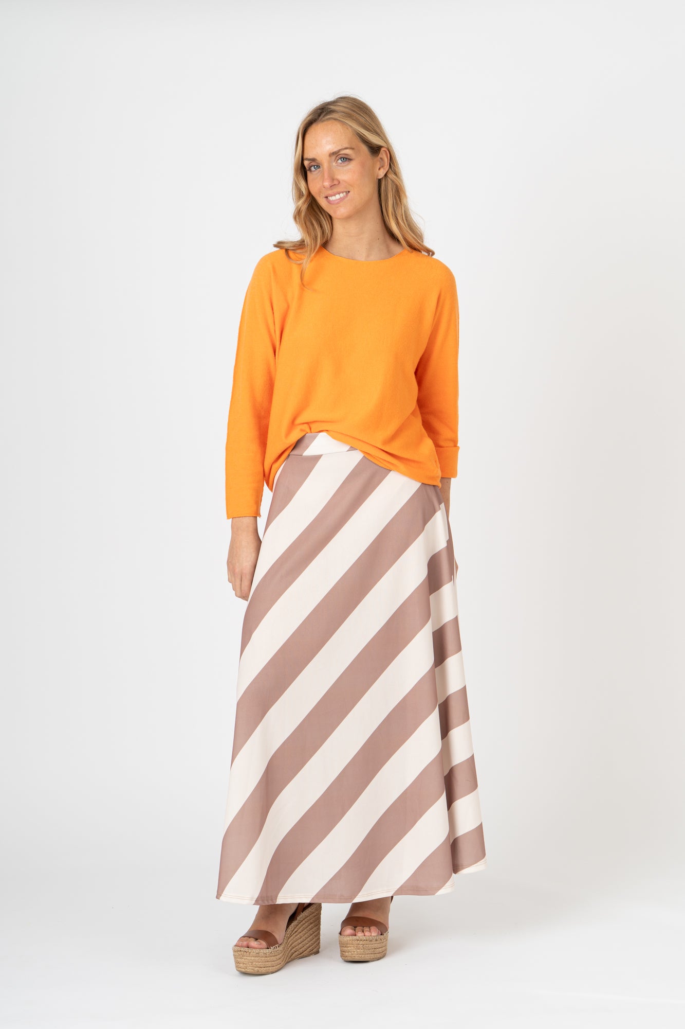Saia Riviera camel