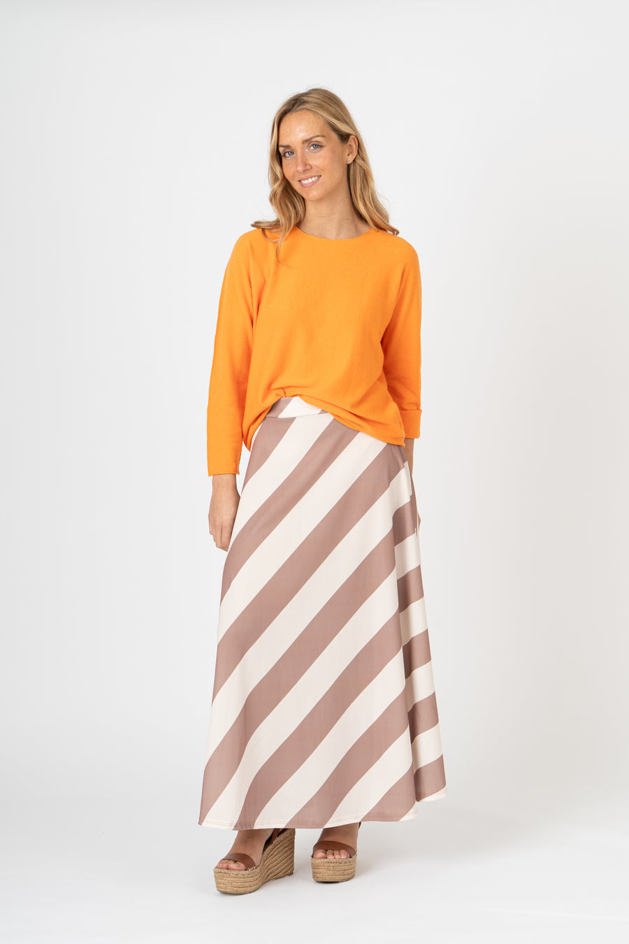 Saia Riviera camel
