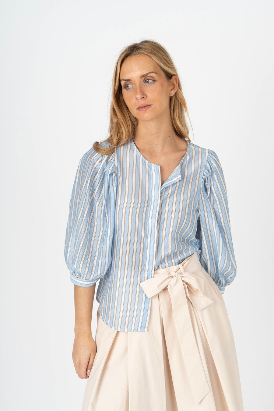 Blusa riscas manga balão azul