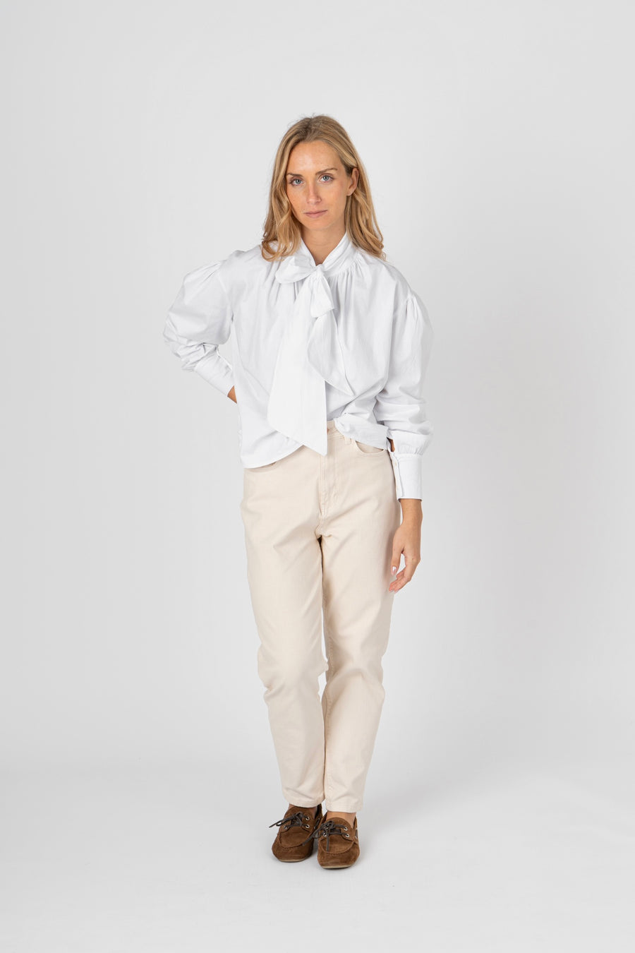 Blusa laço branco