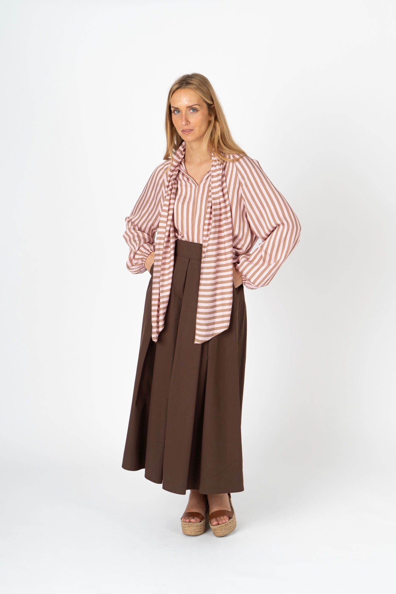 Blusa  acetinada riscas rosa