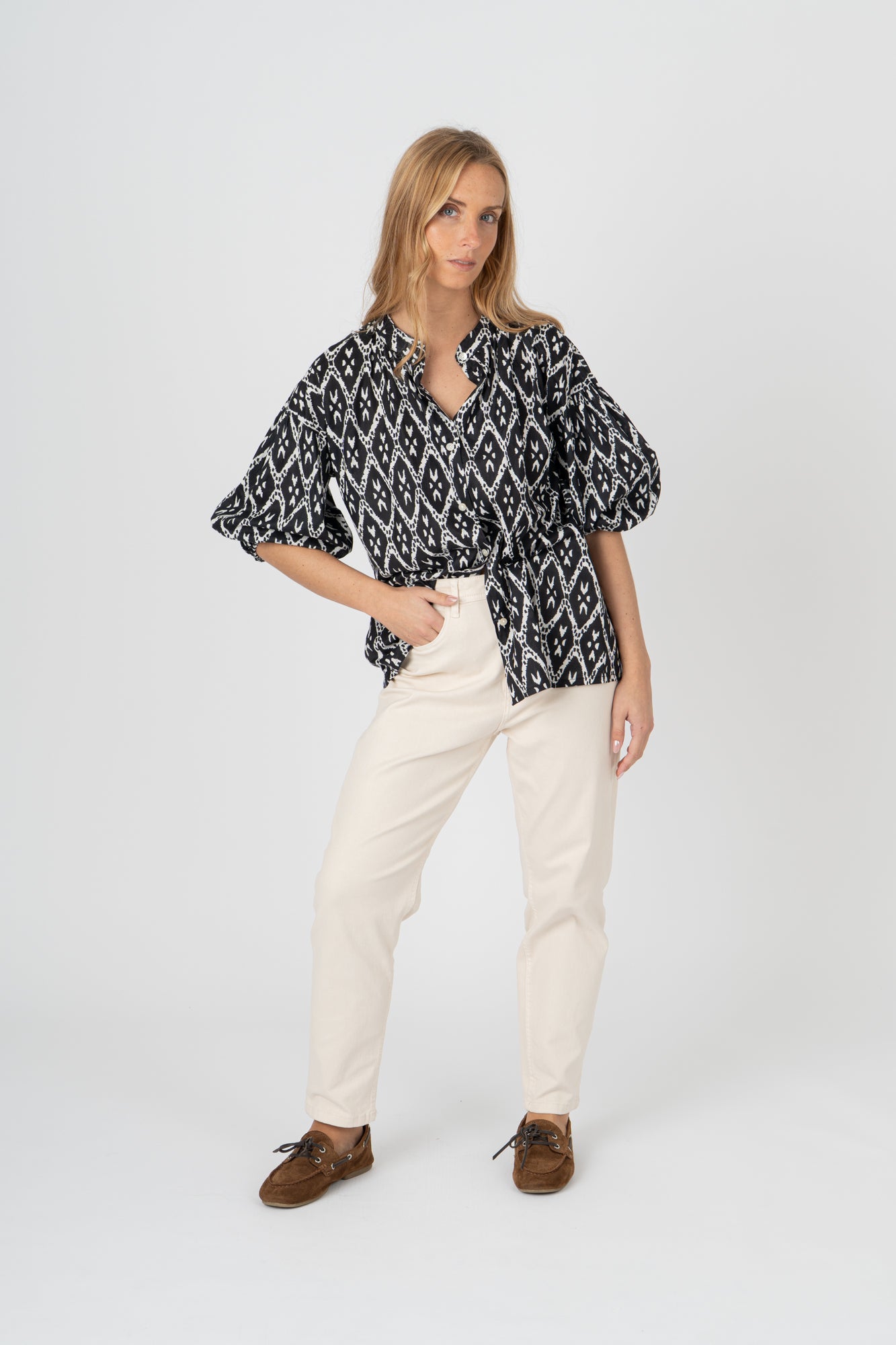 Blusa estampado preto