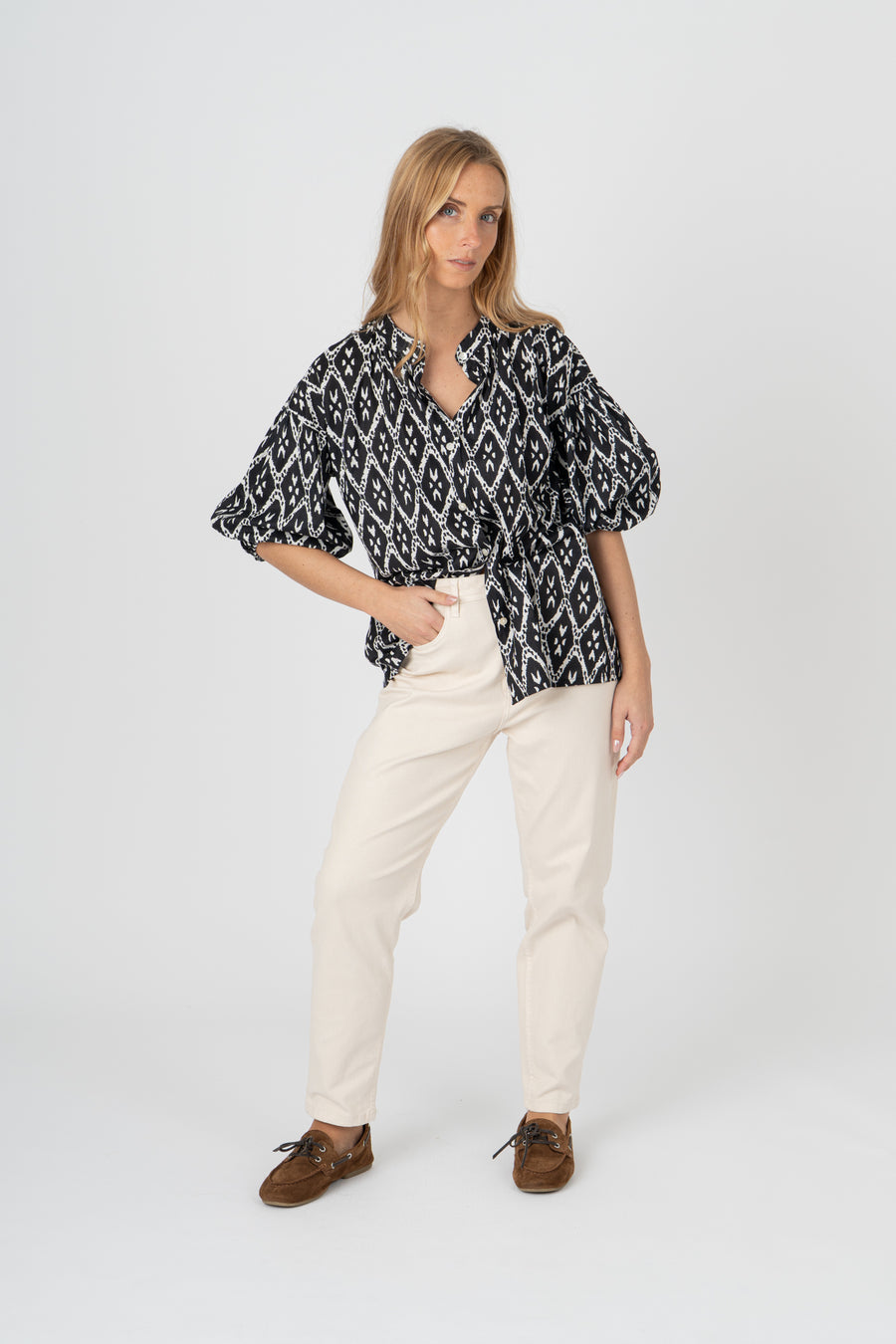 Blusa estampado preto