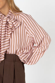 Blusa  acetinada riscas rosa