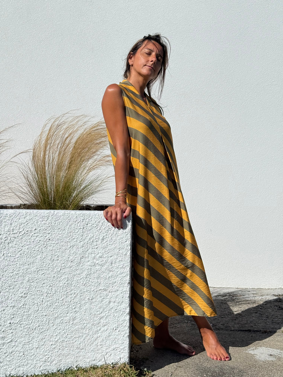 Vestido Risca Solta Mostarda