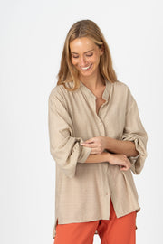Camisa oversized beje