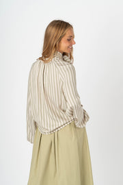Blusa acetinada riscas verde