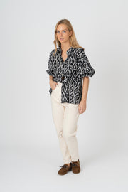 Blusa estampado preto