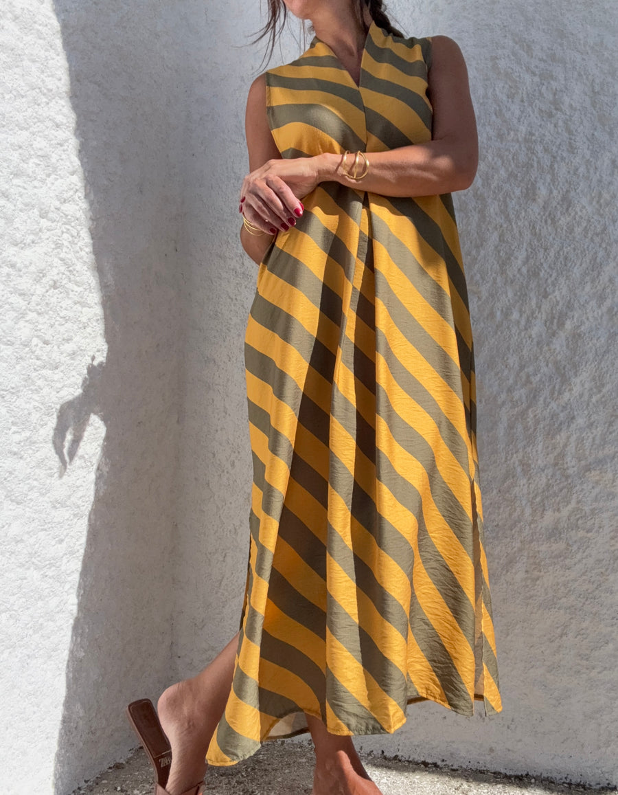 Vestido Risca Solta Mostarda