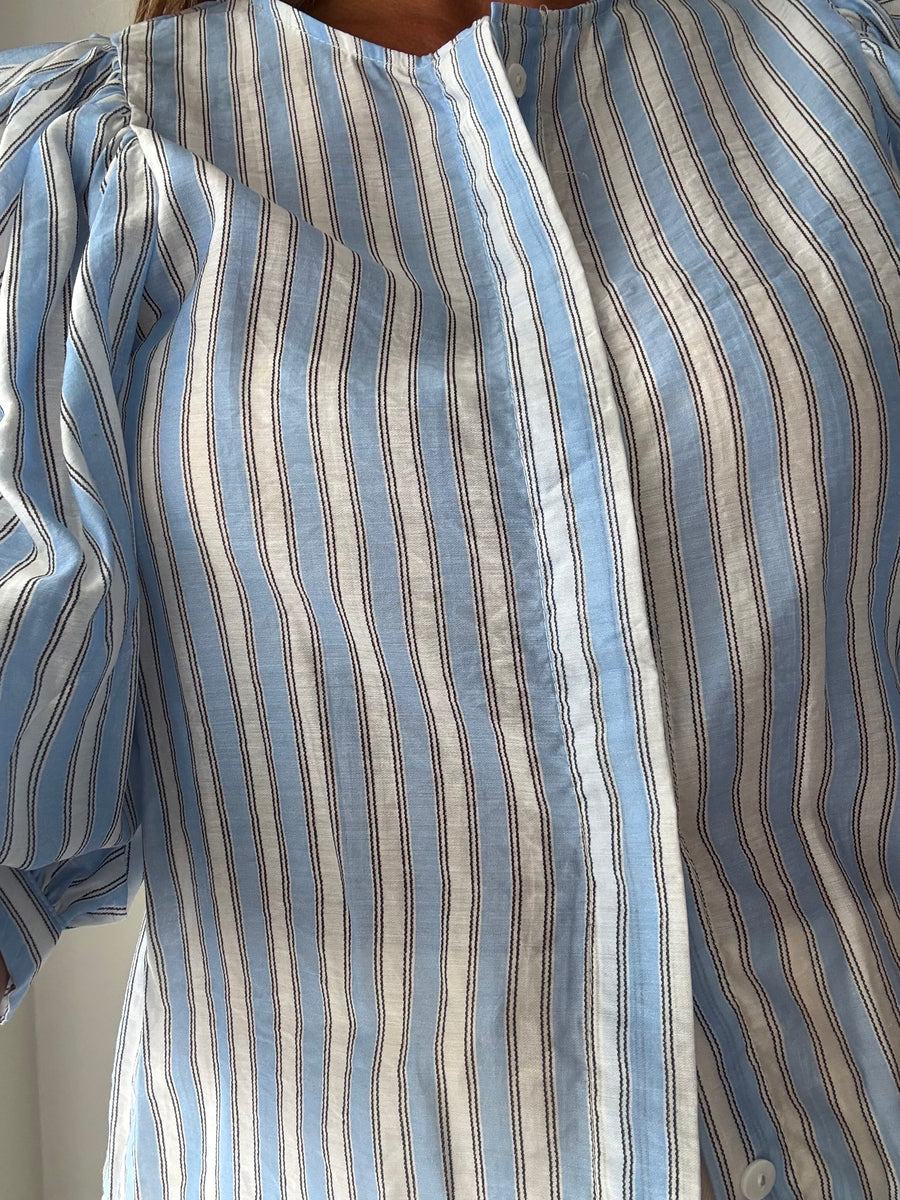 Blusa riscas manga balão azul
