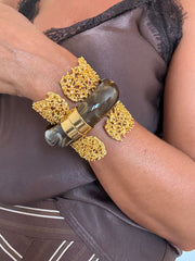 Pulseira coral dourada