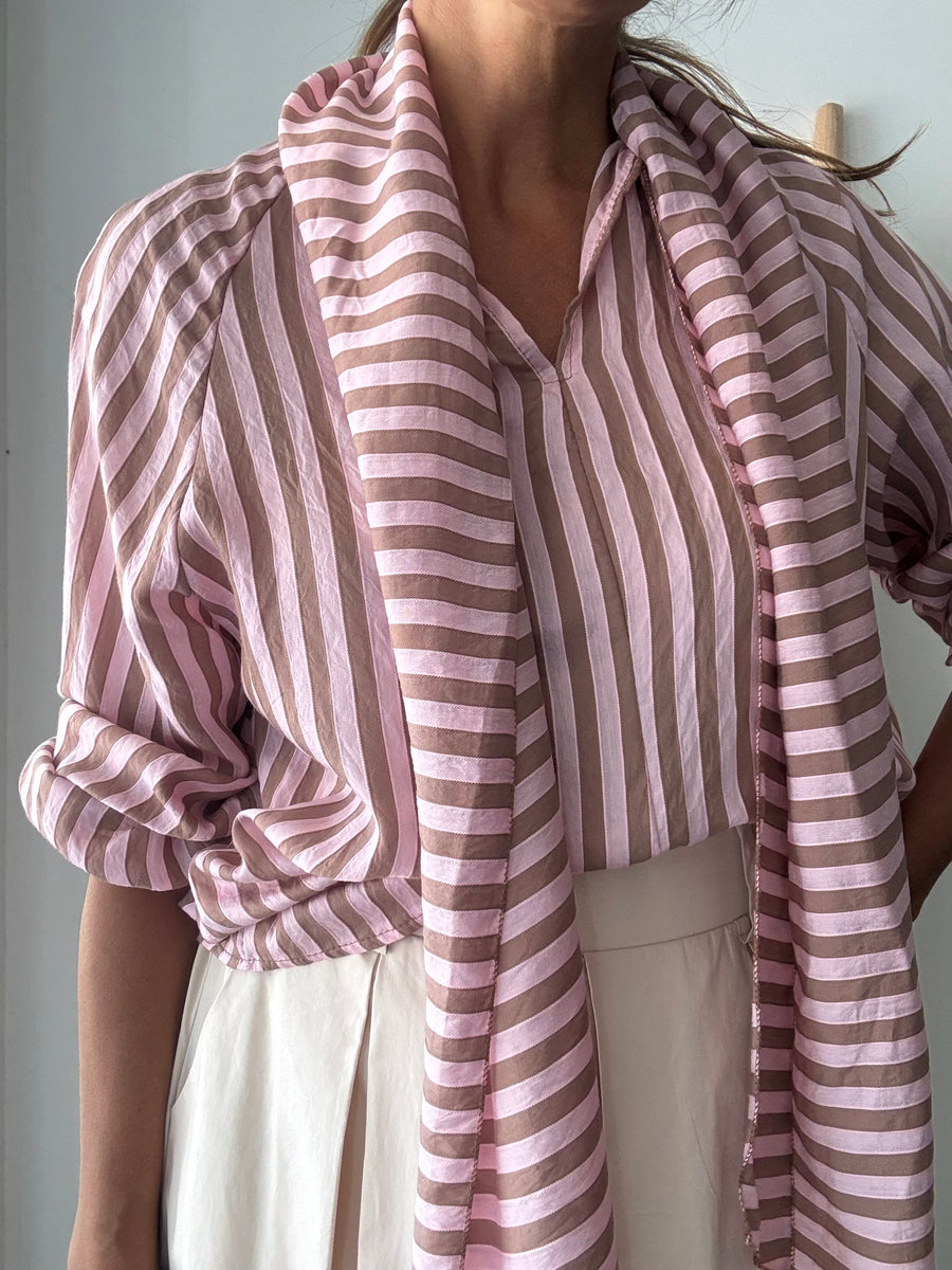 Blusa  acetinada riscas rosa