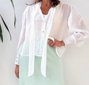 Blusa laçada branca