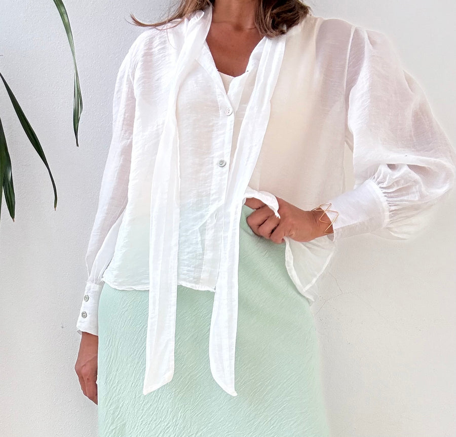 Blusa laçada branca