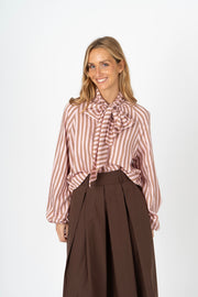 Blusa  acetinada riscas rosa