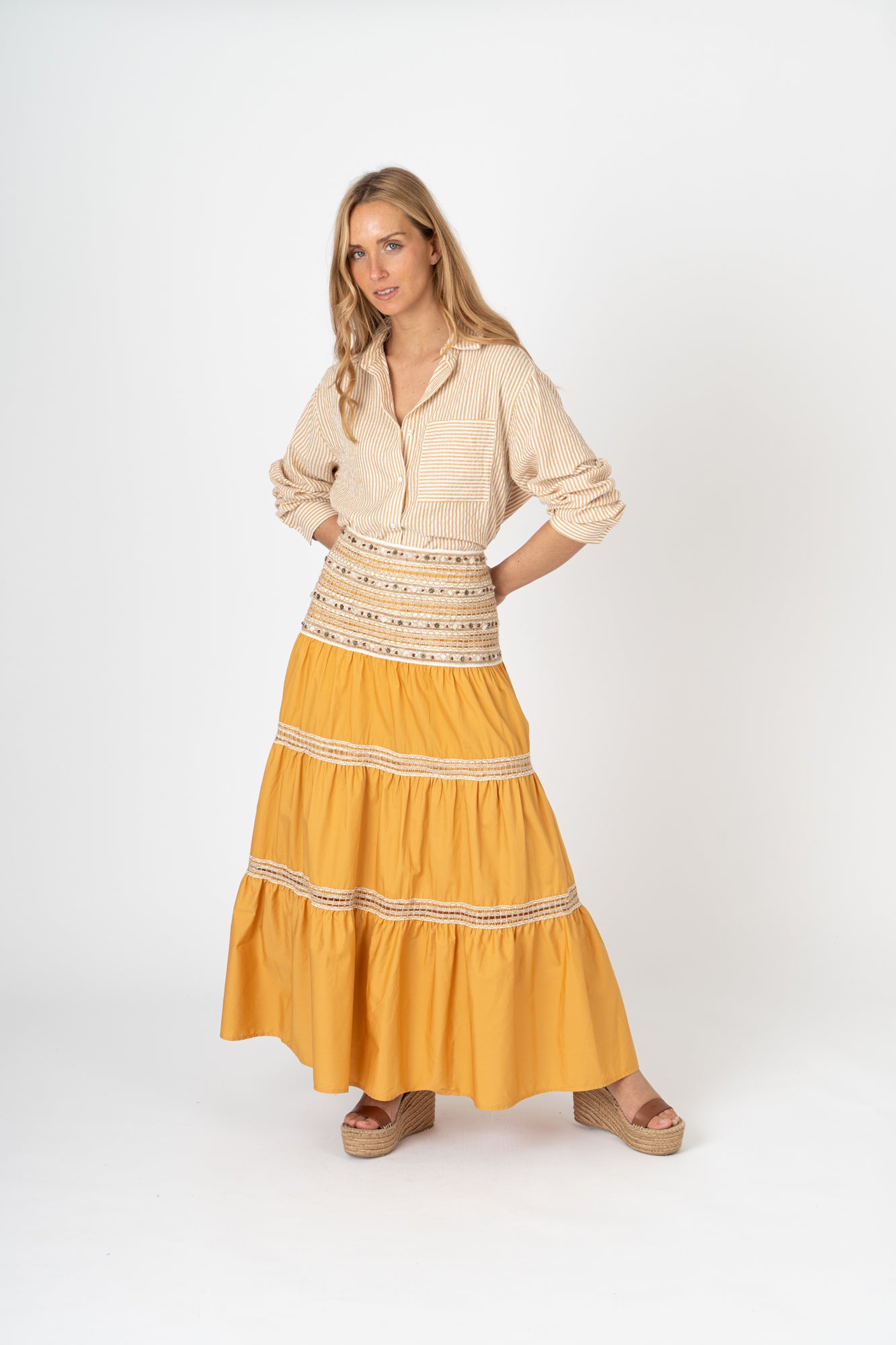 Saia Boho Bordada amarelo