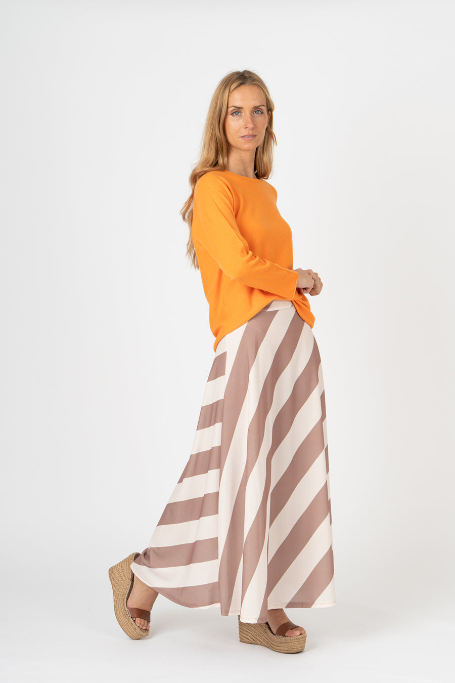 Saia Riviera camel