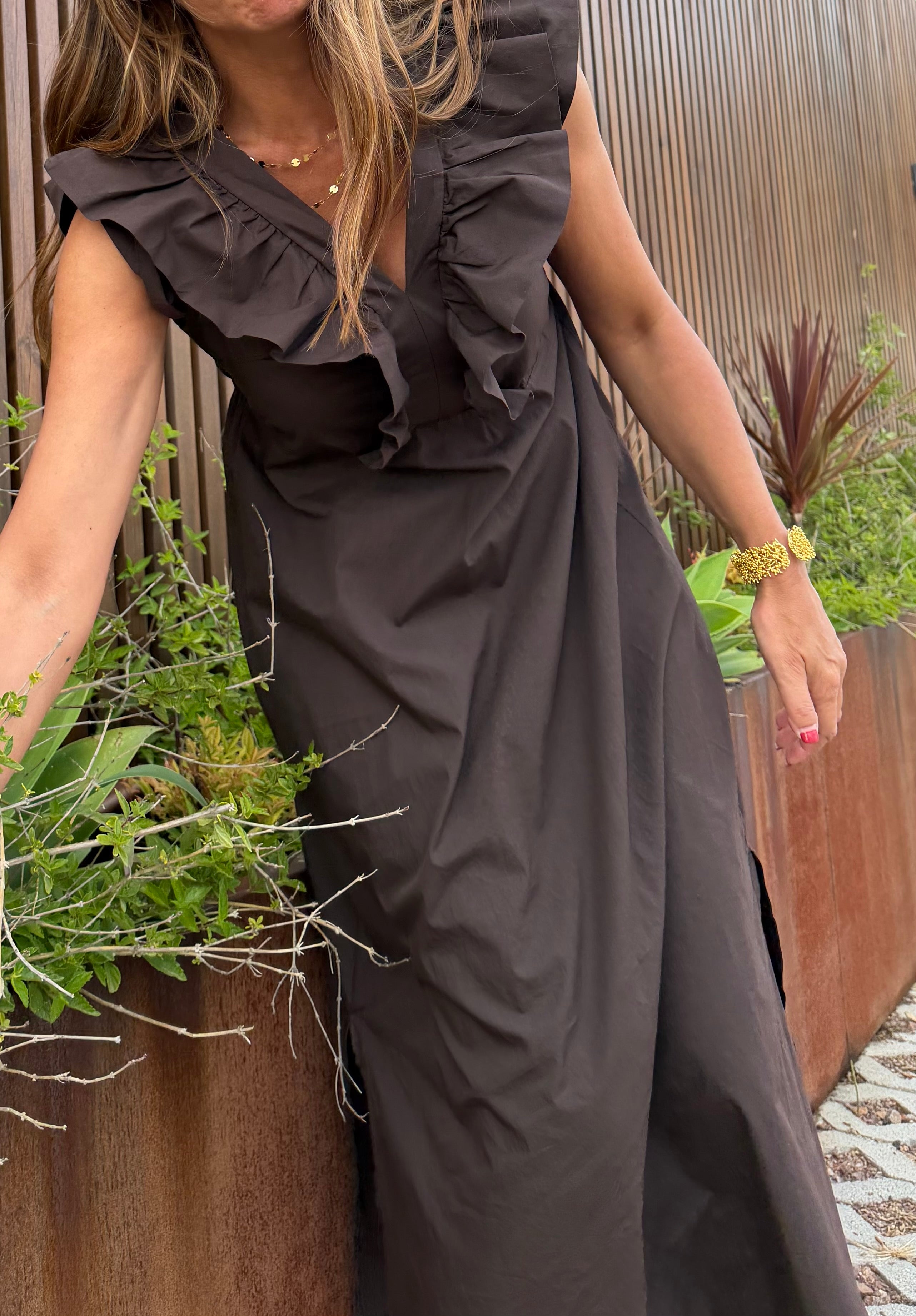 Vestido Babados castanho