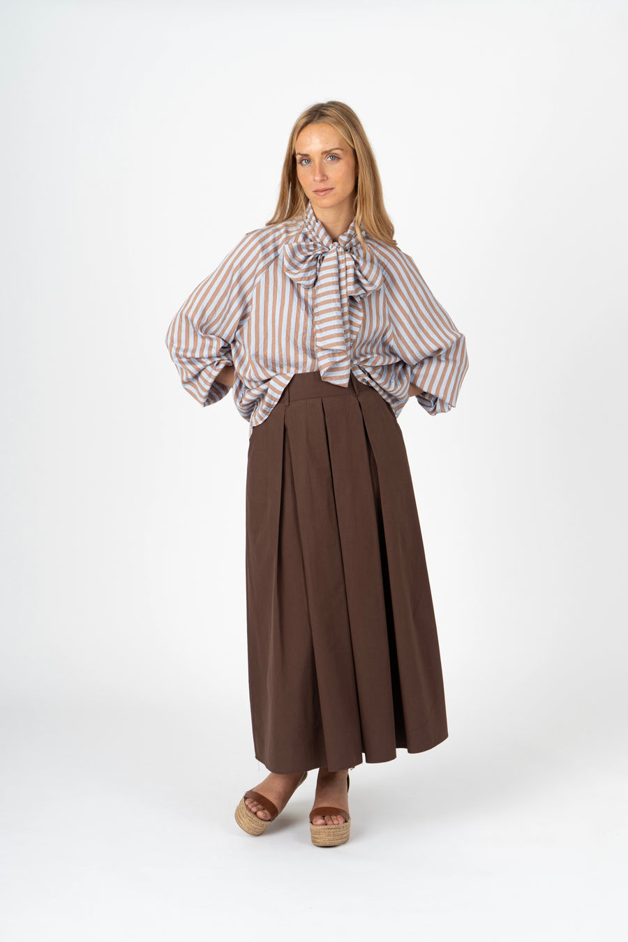 Saia Midi Plissada com Laço castanho